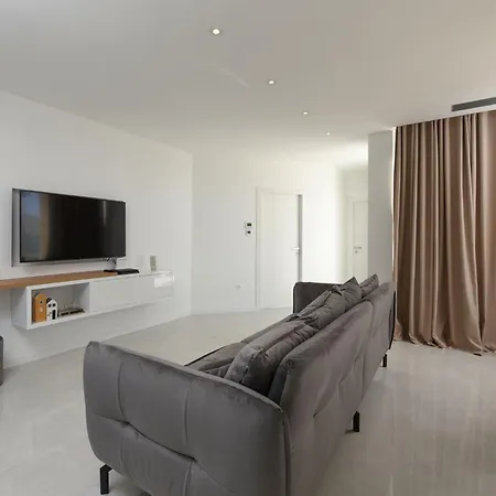 Villa Dante By Interhome